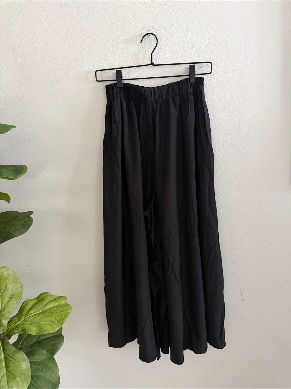 LVIR Black Wide-Leg Elastic Waist Pants